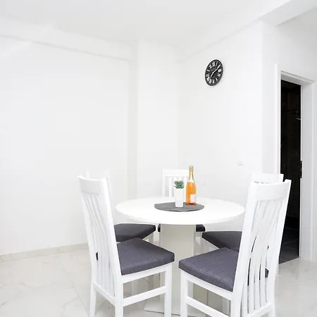 아파트 Family Friendly With A Swimming Pool - Porat, Makarska - 18150 *