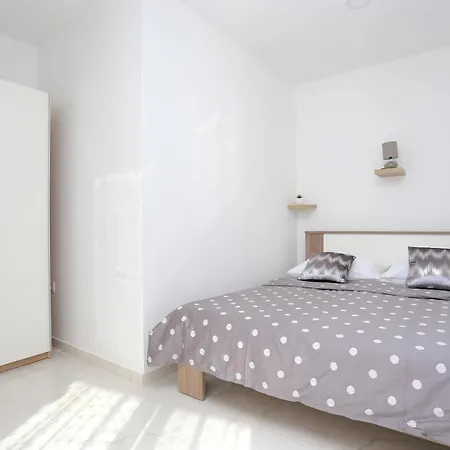 Family-friendly With Swimming Pool - Porat, Makarska - 18150 Apartamento