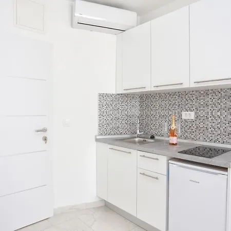 Family-friendly With Swimming Pool - Porat, Makarska - 18150 *