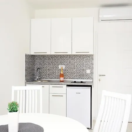 Family-friendly With Swimming Pool - Porat, Makarska - 18150 Apartamento Živogošće