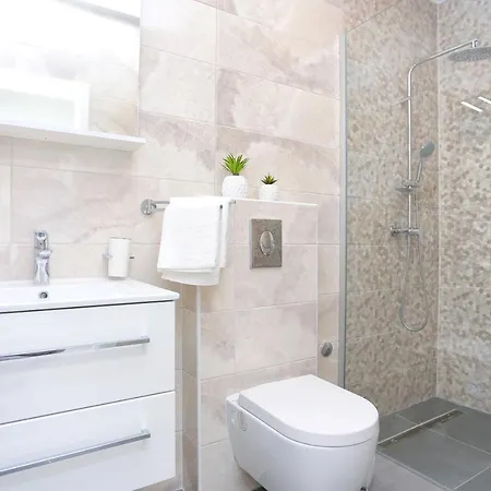 Family-friendly With Swimming Pool - Porat, Makarska - 18150 * Živogošće